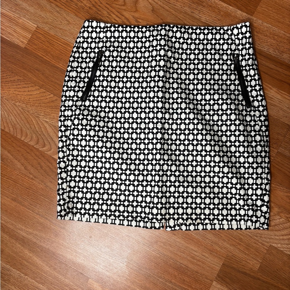 Kenar Black & White Geometric Mini Skirt with Pockets Size 4